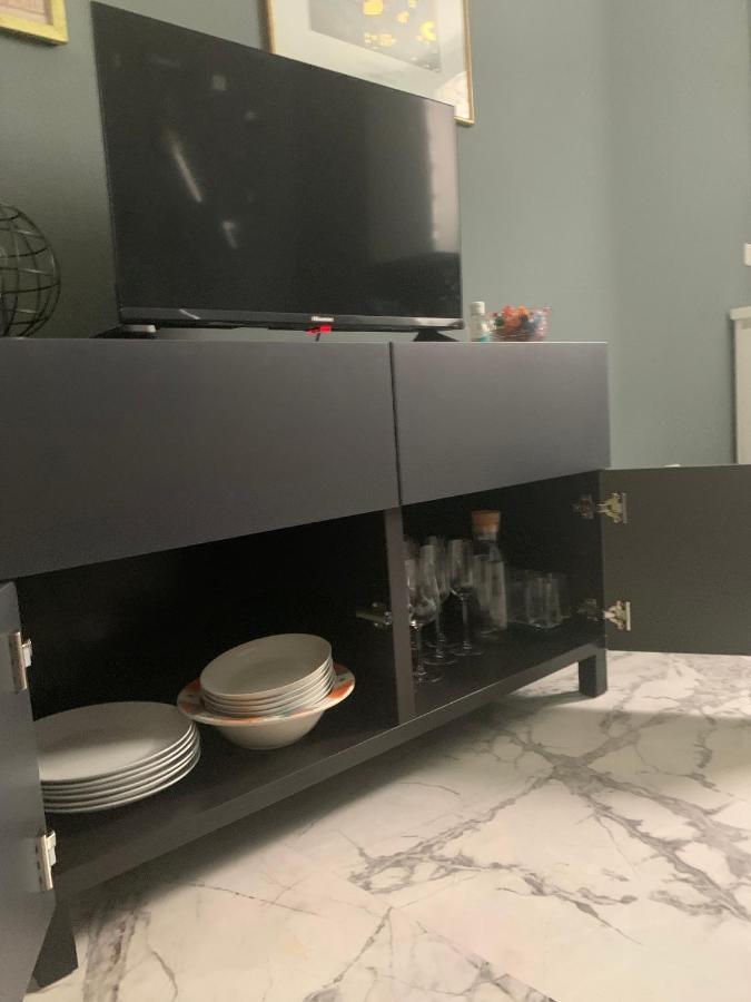 Modern City Center Apartment Беневенто Екстер'єр фото