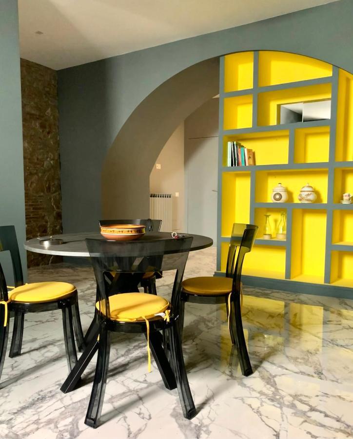 Modern City Center Apartment Беневенто Екстер'єр фото