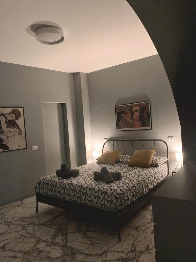 Modern City Center Apartment Беневенто Екстер'єр фото